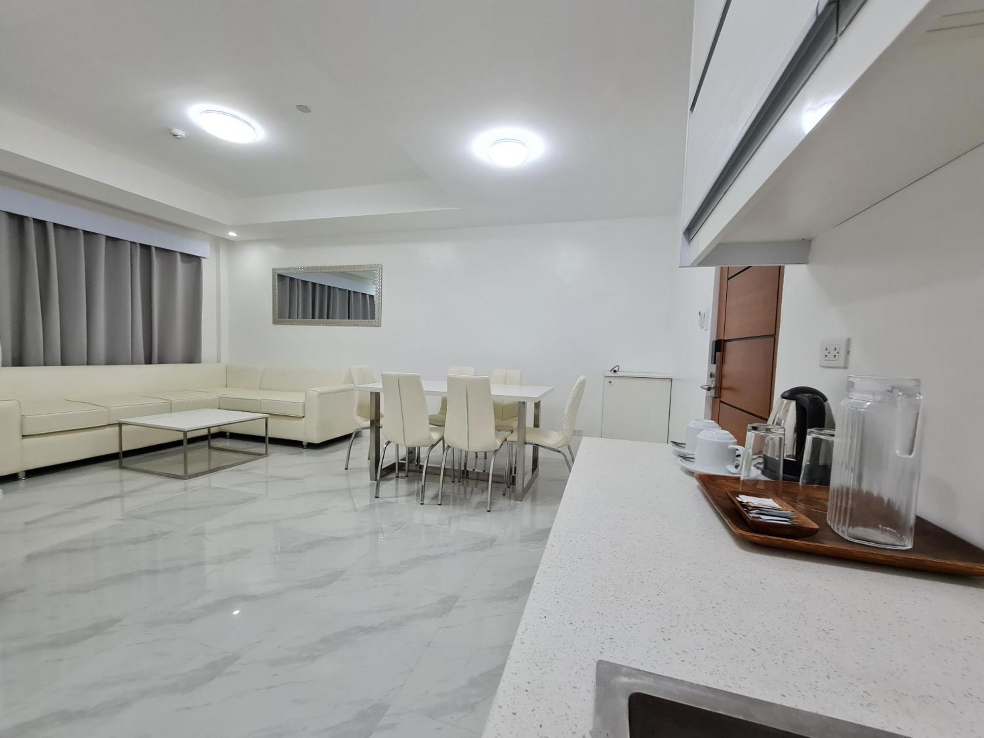Staycation Hotel 산 호세 외부 사진